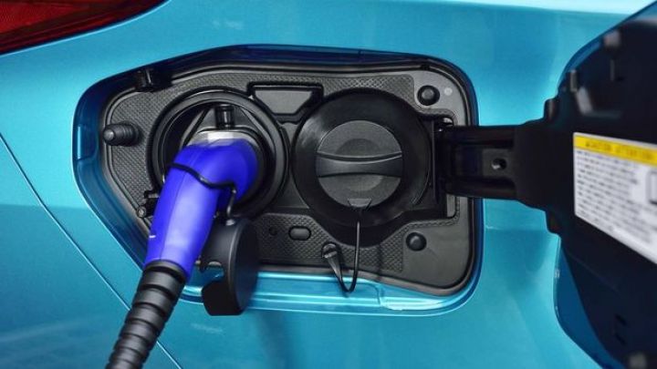 Volkswagen və BP 8000 enerji doldurma məntəqəsi quraşdıracaq