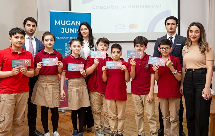 Muğanbank Evrika liseyində təqdimat keçirdi