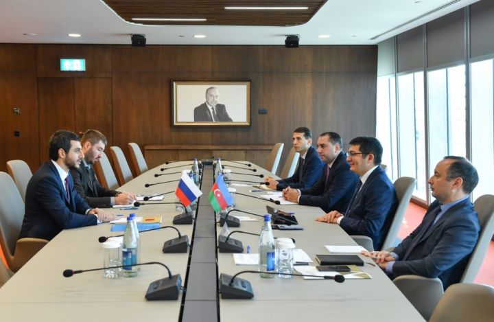 “Made in Azerbijan” məhsulların Sankt-Peterburqda daha çox tanıdılması müzakirə edilib