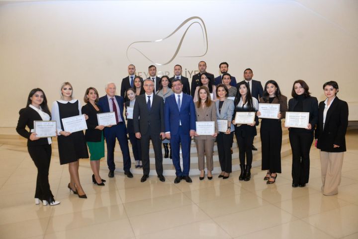 Mətbuat xidmətlərinin rəhbərləri üçün təşkil edilən master-klass yekunlaşıb