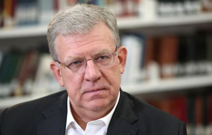 Vladimir Putinin yaxın adamlarından biri istefa verib