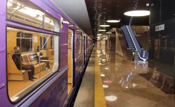 Bənövşəyi xəttin stansiyaları gecə saat 12-yə qədər girişə açıqdır