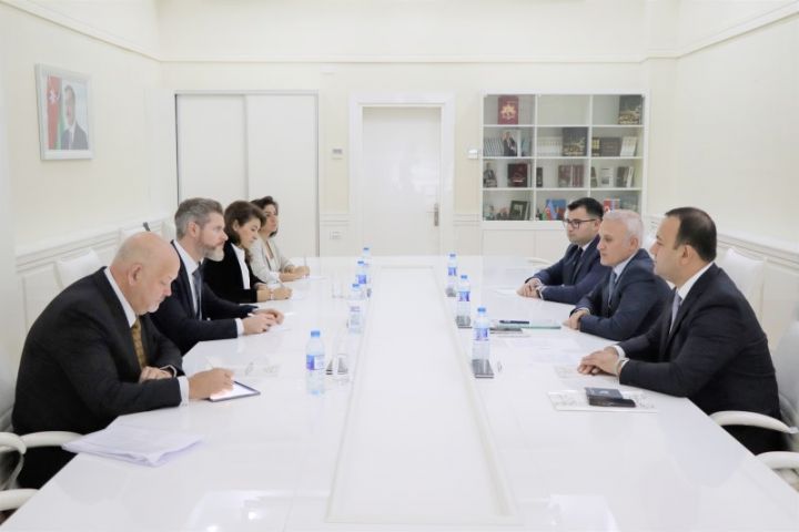 Asiya İnkişaf Bankı ilə dövlət satınalmaları barədə müzakirələr aparılıb