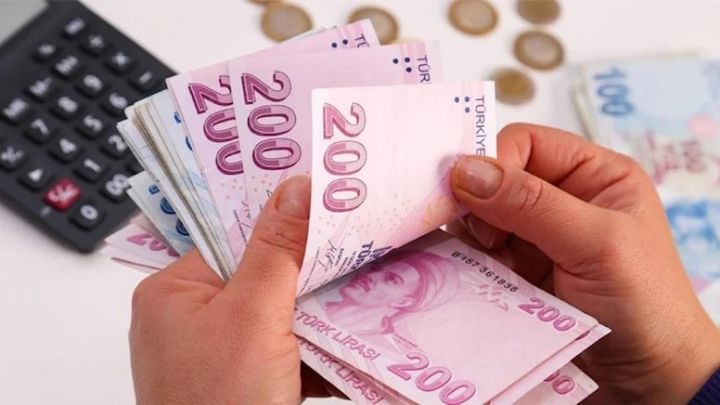 İri bankdan "Dolların qiyməti 36 lirəyə çata bilər" proqnozu
