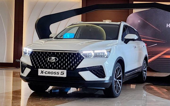 AvtoVAZ-dan yeni Lada X-cross 5 krossoveri