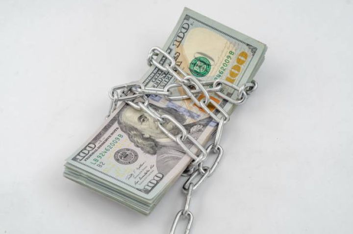 Dolların sabah üçün rəsmi məzənnəsi müəyyən olunub