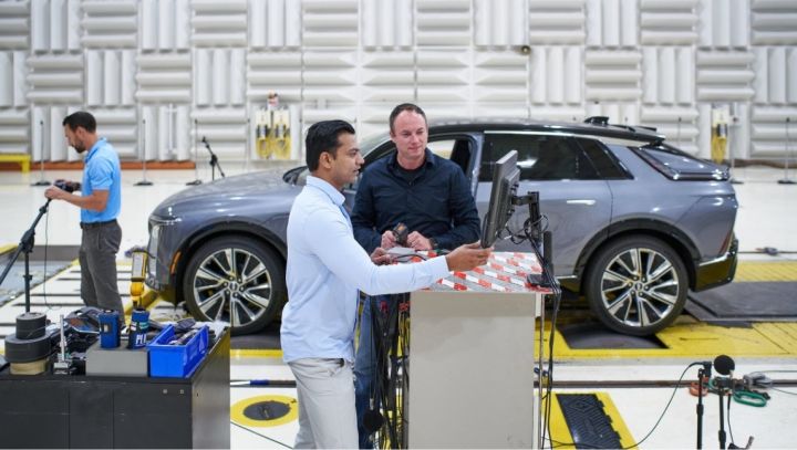 Mikayıl Cabbarov "General Motors" şirkətinin vitse-prezidentilə görüşdü