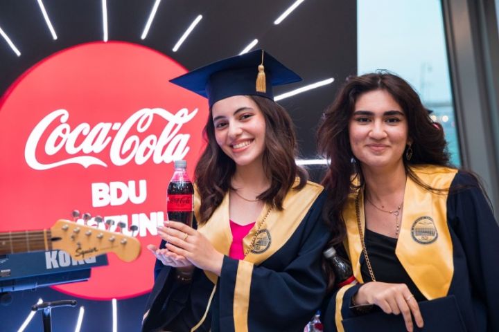 "Coca-Cola Azərbaycan" Bakı Dövlət Universitetinin məzunlarının yanındadır