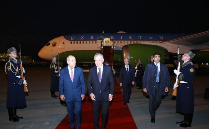 Özbəkistan Prezidenti Azərbaycana səfərə gəldi