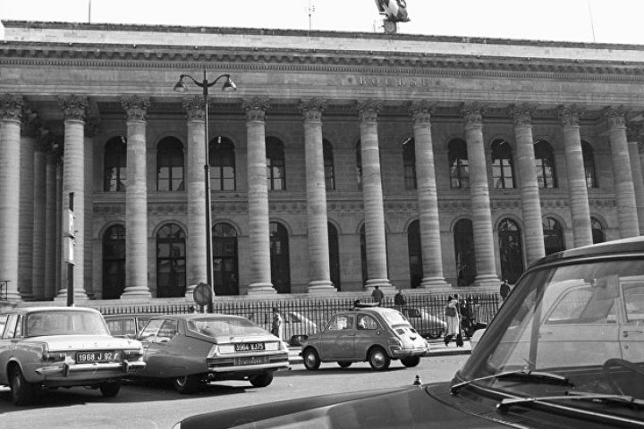 Avropa səhmləri bank sektoru ətrafında yaranan qorxulara görə ucuzlaşıb