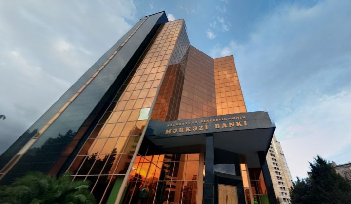 Mərkəzi Bank 2 sığorta şirkətinə icrası məcburi sərəncam verib