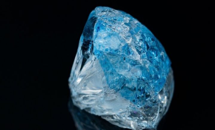 Böyük Britaniya Rusiya almazının idxalına qadağa qoyacaq