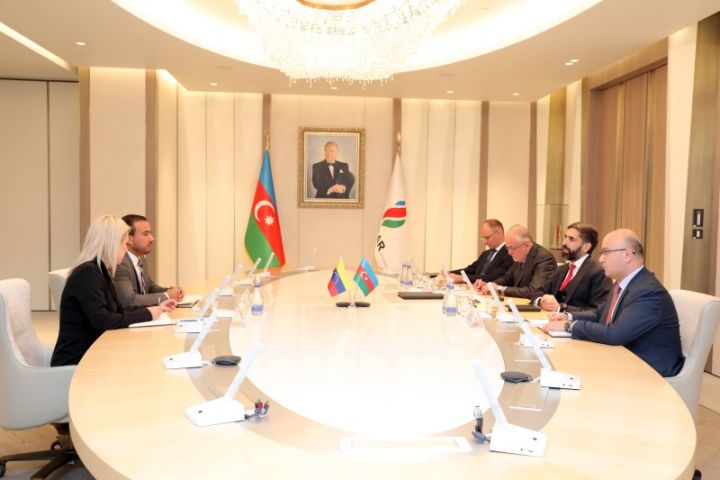 SOCAR prezidenti Venesuelanın səfiri ilə görüşüb