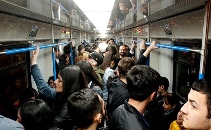 "Sərnişin sayı əsaslı şəkildə artıb, ən sıx qrafik tətbiq olunur, ehtiyat qatarlardan istifadə qeyri-mümkündür" - Bakı metrosu