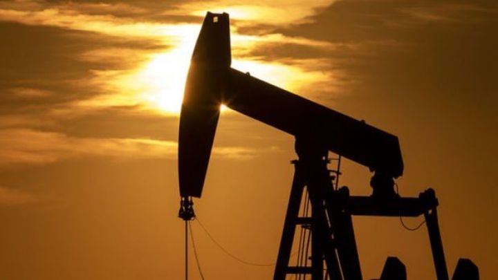 EIA: Qlobal neft tələbatı 2024-cü ildə gündəlik 102 milyon bareli keçəcək