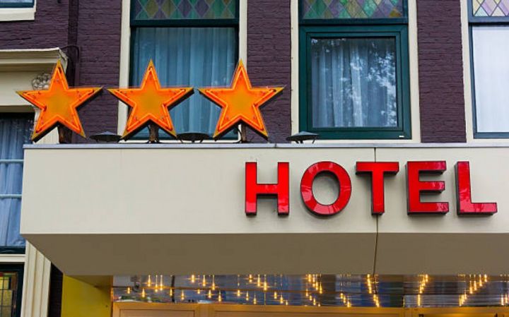 Azərbaycanda 3 ulduzlu hotellərdə orta qiymət 5 % azalıb