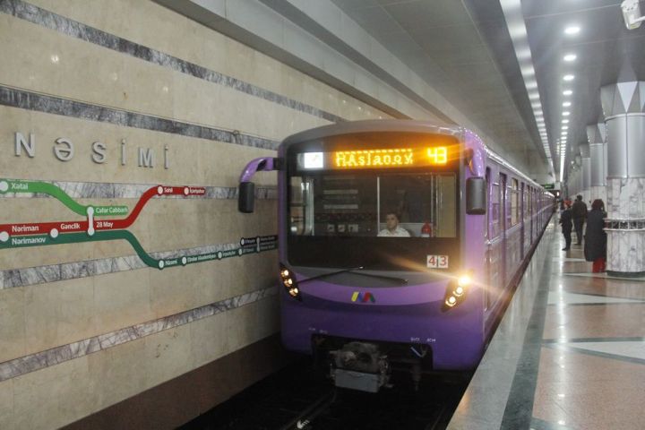 Metropolitendə aylıq sərnişindaşıma ilk dəfə pandemiyadan əvvəlki dövrdən çox olub