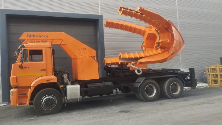 Naxçıvan ağacların təbii şəraitdən ayırılmadan köçürülməsi üçün avadanlıq alıb