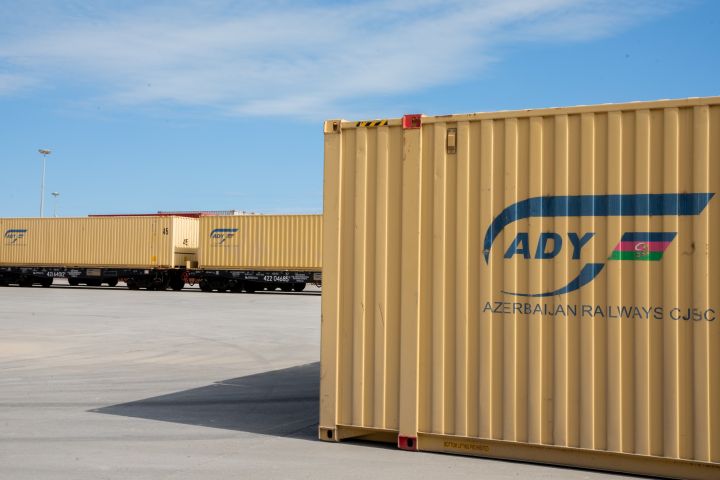 “Azərbaycan Dəmir Yolları” 2 şirkətini birləşdirir