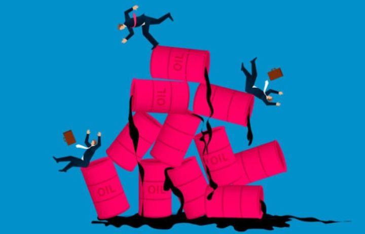 Neftin kəskin ucuzlaşa biləcəyi ssenari - "Qiymət 40 dollardan aşağı düşə bilər"