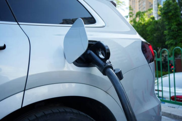 Artıq Azərbaycana idxal olunan minik avtomobillərinin yarısı hibrid və plagin-hibrid modellərdir