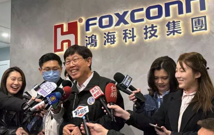 iPhone istehsalçısından "Nissan" açıqlaması