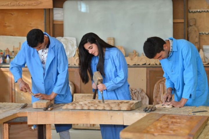 Azad olunmuş ərazilərdə məskunlaşanların peşə məktəblərində təhsil haqqını dövlət ödəyəcək