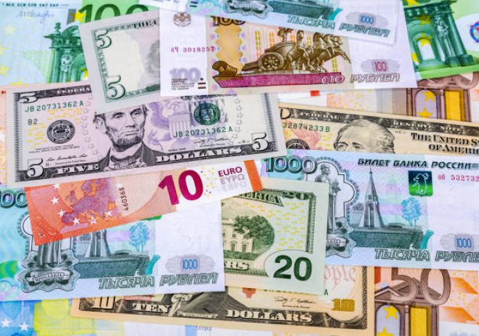 Rəsmi məzənnələr açıqlandı