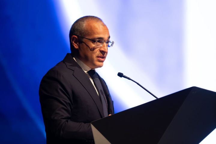 Nazir gələn ildən gəlir vergisinin tətbiqi ilə bağlı qərarı əsaslandırıb - Özəl sektor əməkhaqqıları mərhəlili vergiyə cəlb ediləcək