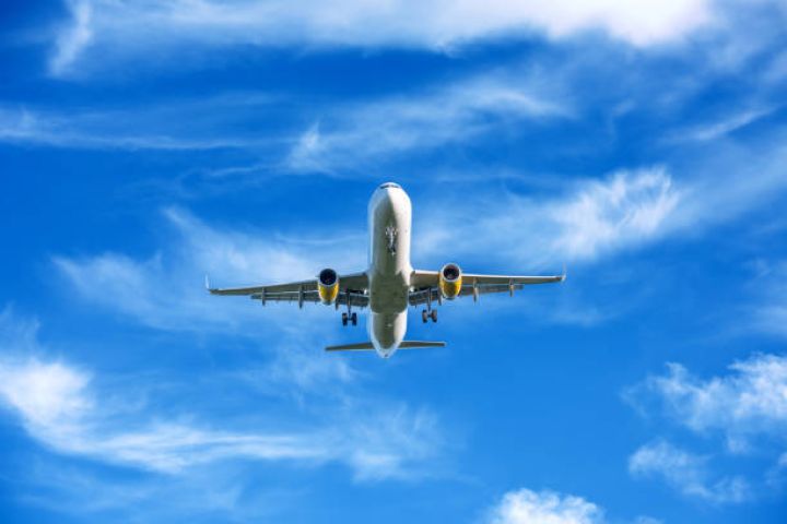 Azərbaycana xaricdən uçuşların sayı ötən il 17 % artıb
