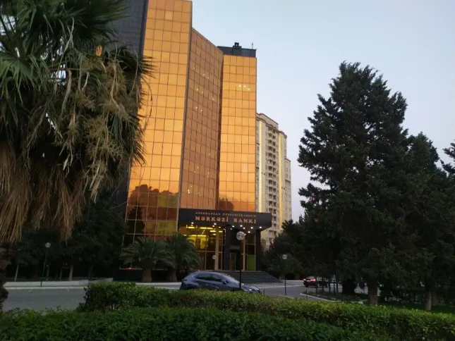 "Yeni depozit və yeni kredit faizlərində azalmalar qeydə alınıb"