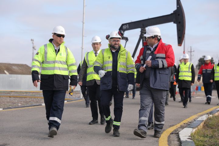 “Kürsəngi” və “Qarabağlı” neft yataqları ilə bağlı iclas keçirilib