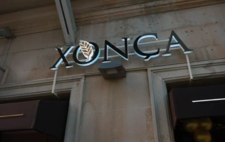 “Xonça” brendinin ilk kafe konseptli mağazası açılıb
