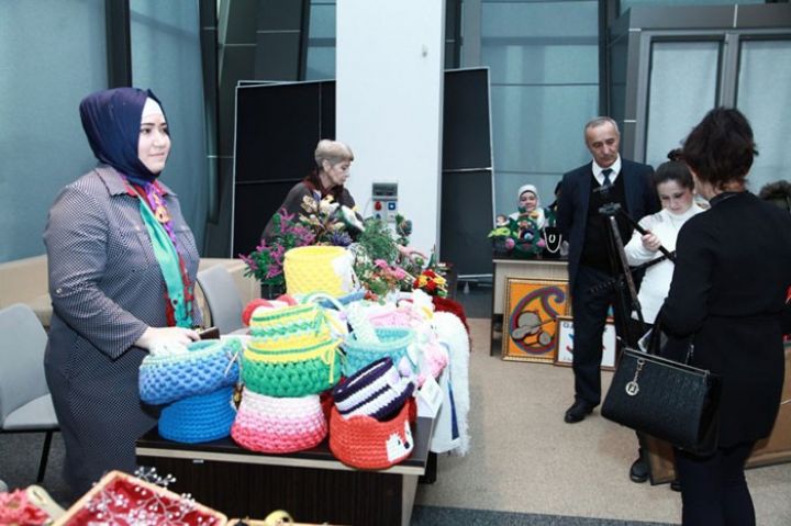 “Kiçik sahibkarların yaratdıqları” Sərgisi keçirilib - FOTOLAR