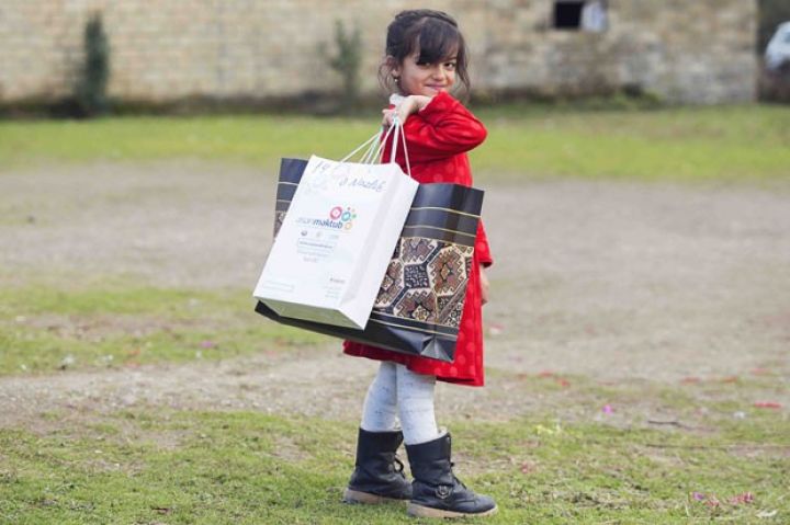İri holdinq astaralı uşaqları sevindirib - FOTOLAR