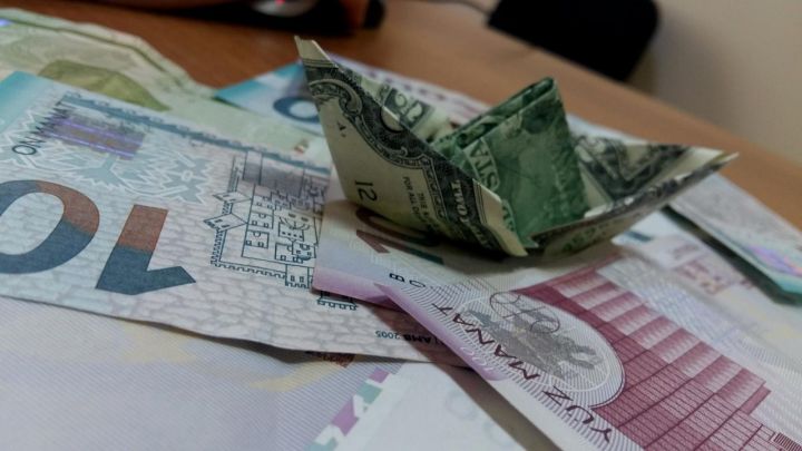 Banklar Dolların yeni alış-satış qiymətlərini elan etdilər - SİYAHI