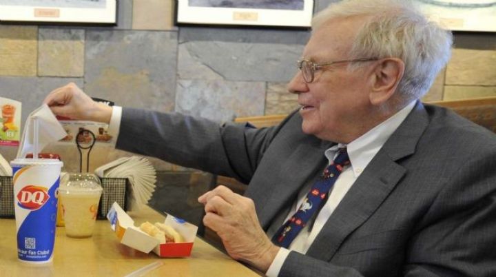 86 milyard dolları var, amma səhər yeməyinə 3.17 dollardan artıq ödəmir!