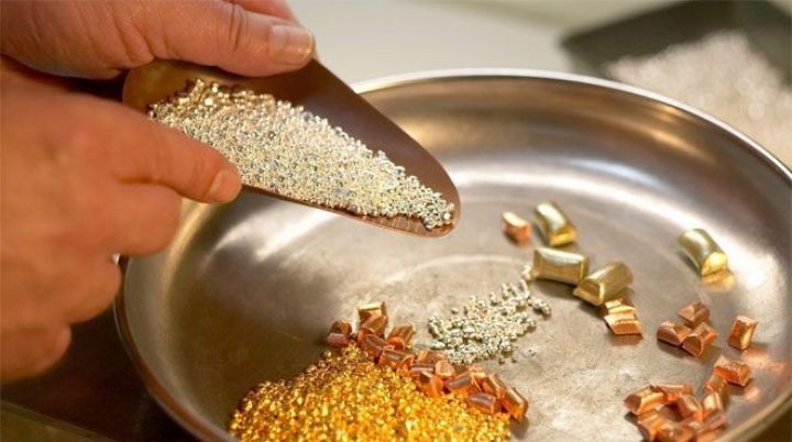 Qiymətli metallar "ayıların" əlindədir