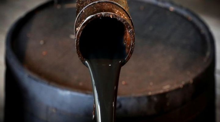 Azərbaycan gündəlik neft hasilatını 785,7 min barelədək azaldıb