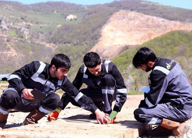 Əməkdaşlarının orta yaşı 30-dur