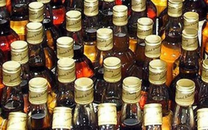 "Kustar üsulla hazırlanan spirtli içkilər bahalı şüşələrə yığılaraq satılır"