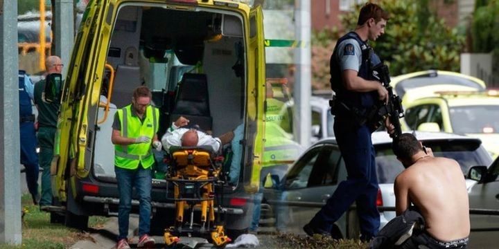 Yeni Zelandiyada məscidə hücum: Çoxlu sayda ölü var