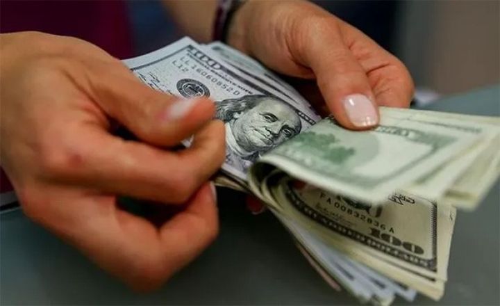 Banklarda Dollar və Avronun qiymətləri