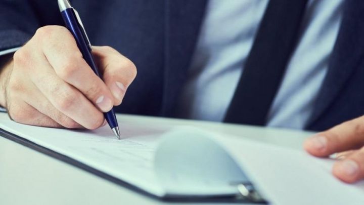 Bank və sığorta şirkətinin səhmdarı olan şirkət kapitalını azaldır