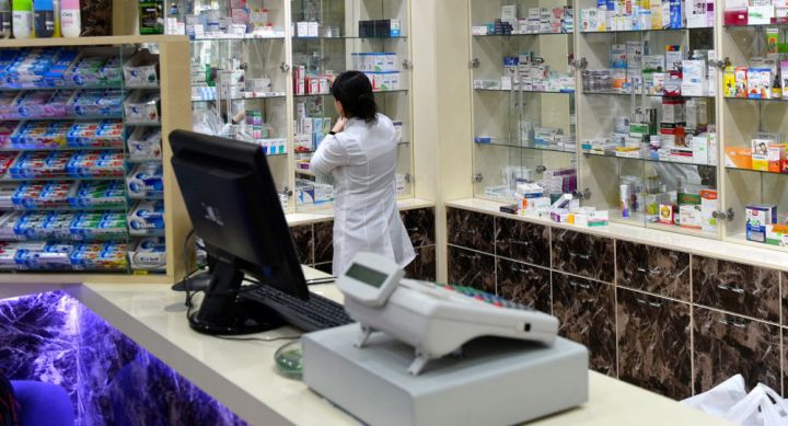 Dərman şirkətlərinin və apteklərin rəhbərləri Dövlət Xidmətinə çağırılıb