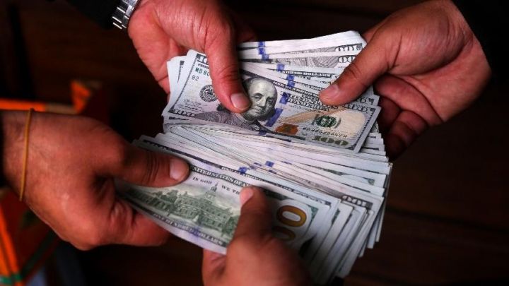 Dolların sabaha olan rəsmi məzənnəsi açıqlandı