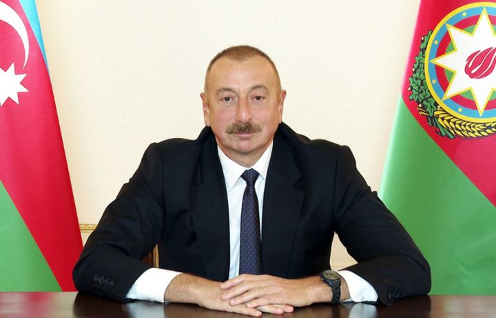 “İndi getsin, onun and içdiyi mərasimin keçirildiyi binaya baxsın, nə gündədir o”