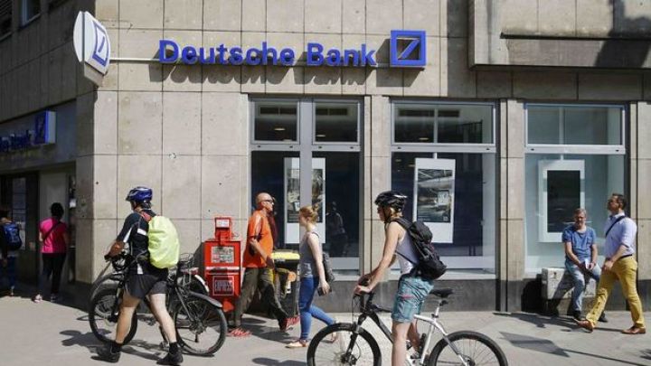 Almaniyanın ən böyük bankı  100 filialını bağlayacaq