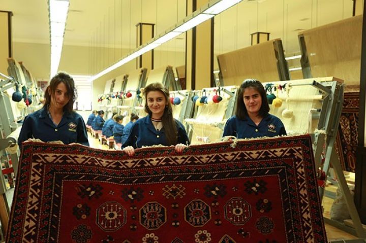 “Azərxalça" toxunmuş xalçaların satışa çıxarılmasının gecikməsinə aydınlıq gətirdi