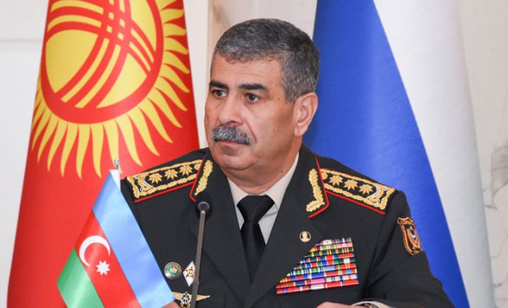 Azərbaycanın Müdafiə naziri  Türkiyəyə getdi